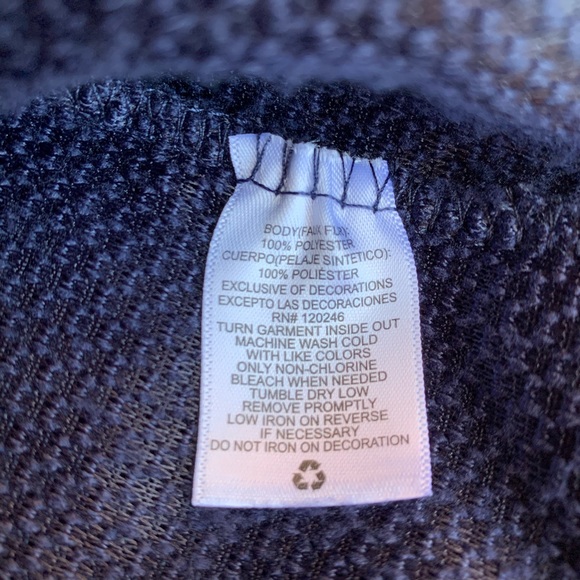 Wallflower Fuzzy Christmas Kitten Sweatshirt Large - Picture 6 of 7